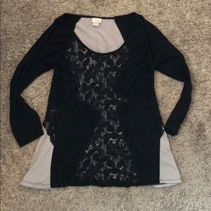 Black and Cream Lace Top - Flattering!